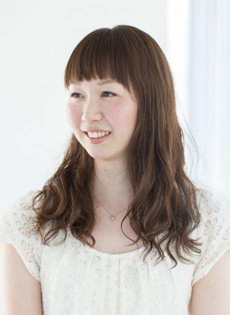 短い前髪がかわいい フレンチウェーブのロングスタイル