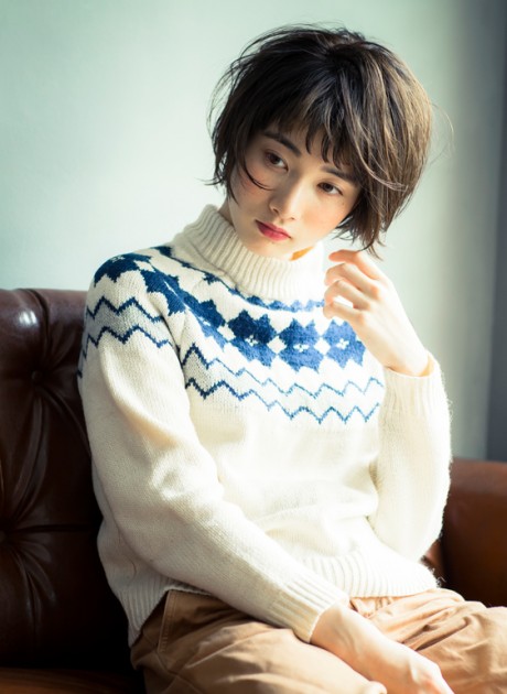 空気感を含んだルーズな動きで抜け感のあるヘアスタイル 空気感を含んだルーズな動きで抜け感のあるヘアスタイル