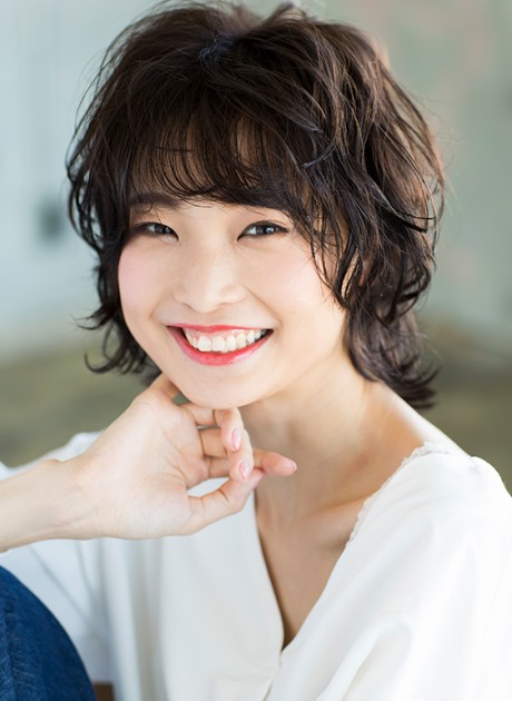 色気のある女性らしいニュアンスショート