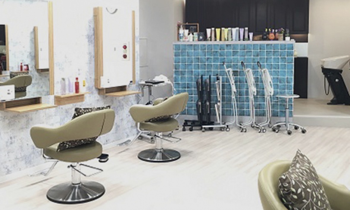 ReEver（旧：Fuola HAIR 下赤塚店）