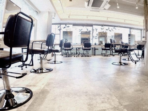 心地よいサロン時間を ～明るく開放的な店内～＊Blossom朝霞台店